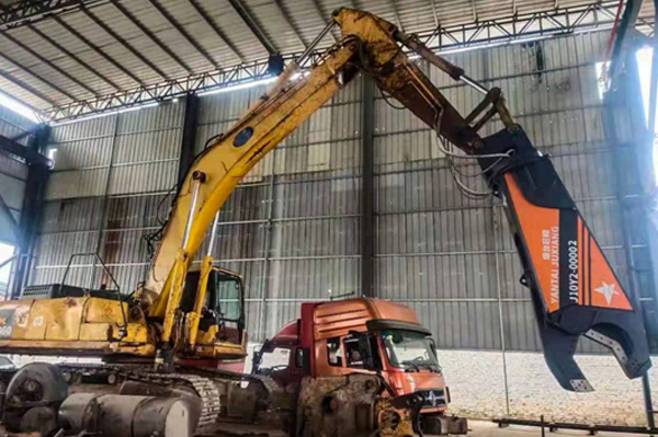 Problems with the selection of hawkbill scissors model and the adaptation to the excavator